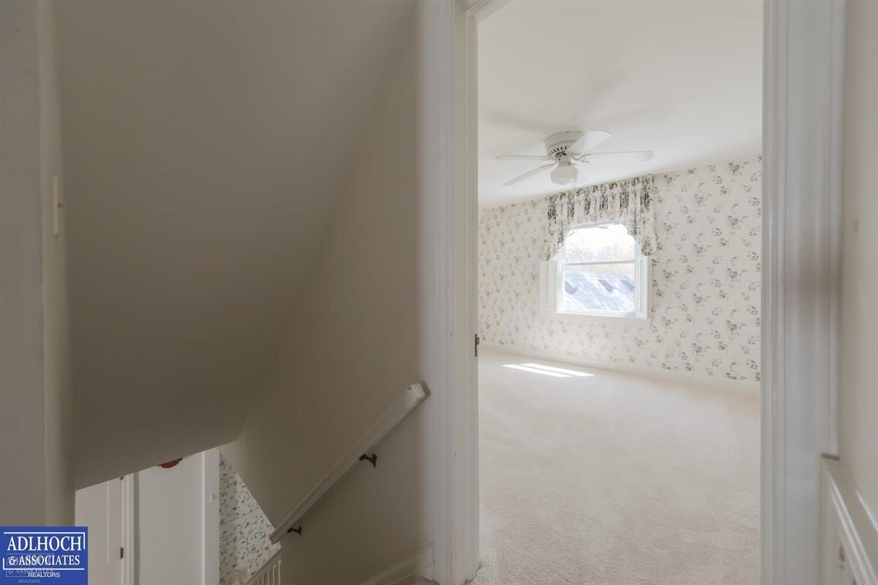 1395 Hampton Road Grosse Pointe Woods, MI 48236 - Photo 17 of 29