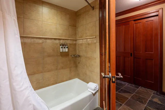 $2,115,000 | 400 Resort Road, Unit 838 840, Olympic Valley, CA 96146