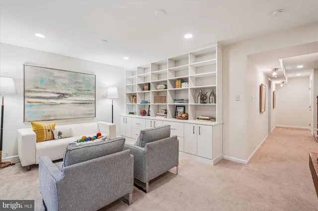 $939,000 | 1605 Dunterry Place, McLean, VA 22101