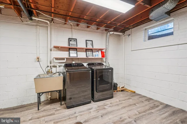 $939,000 | 1605 Dunterry Place, McLean, VA 22101