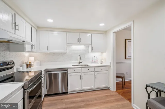 $939,000 | 1605 Dunterry Place, McLean, VA 22101