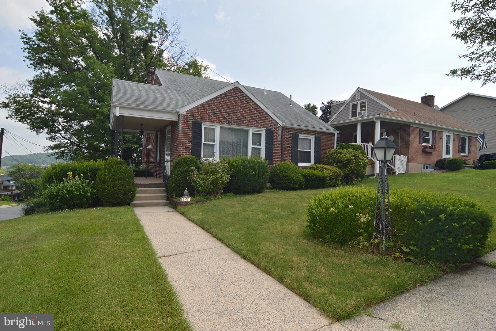 101 4th Street Reading, PA 19607 - Photo 1 of 34
