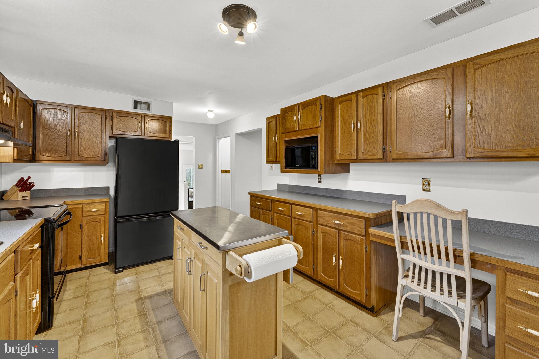 2266 Beaver Dam Road Midland, VA 22728 - Photo 30 of 93 Plenty of Cabinet Storage Space