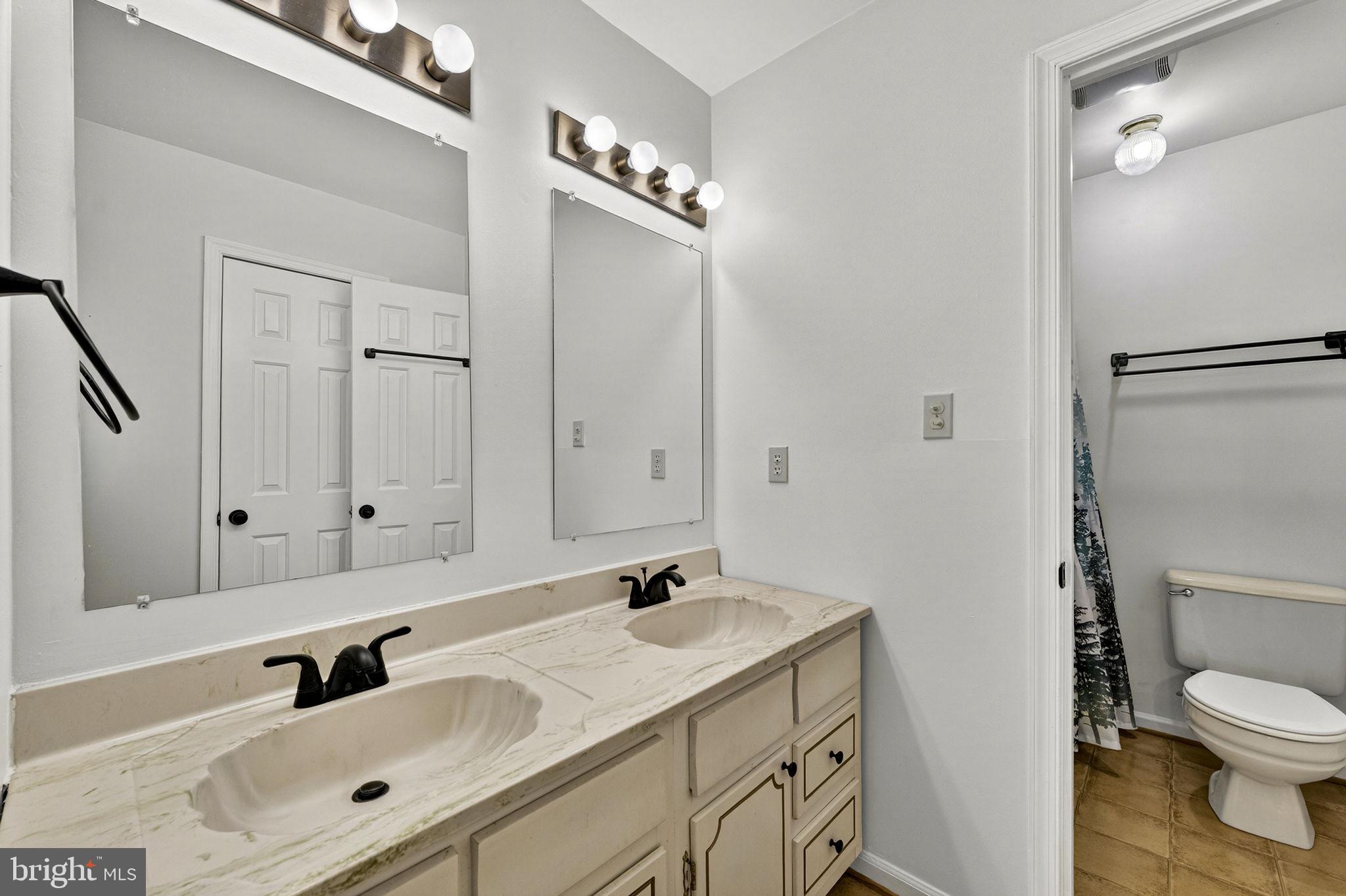 2266 Beaver Dam Road Midland, VA 22728 - Photo 64 of 93 Primary Bathroom w/Linen Closet