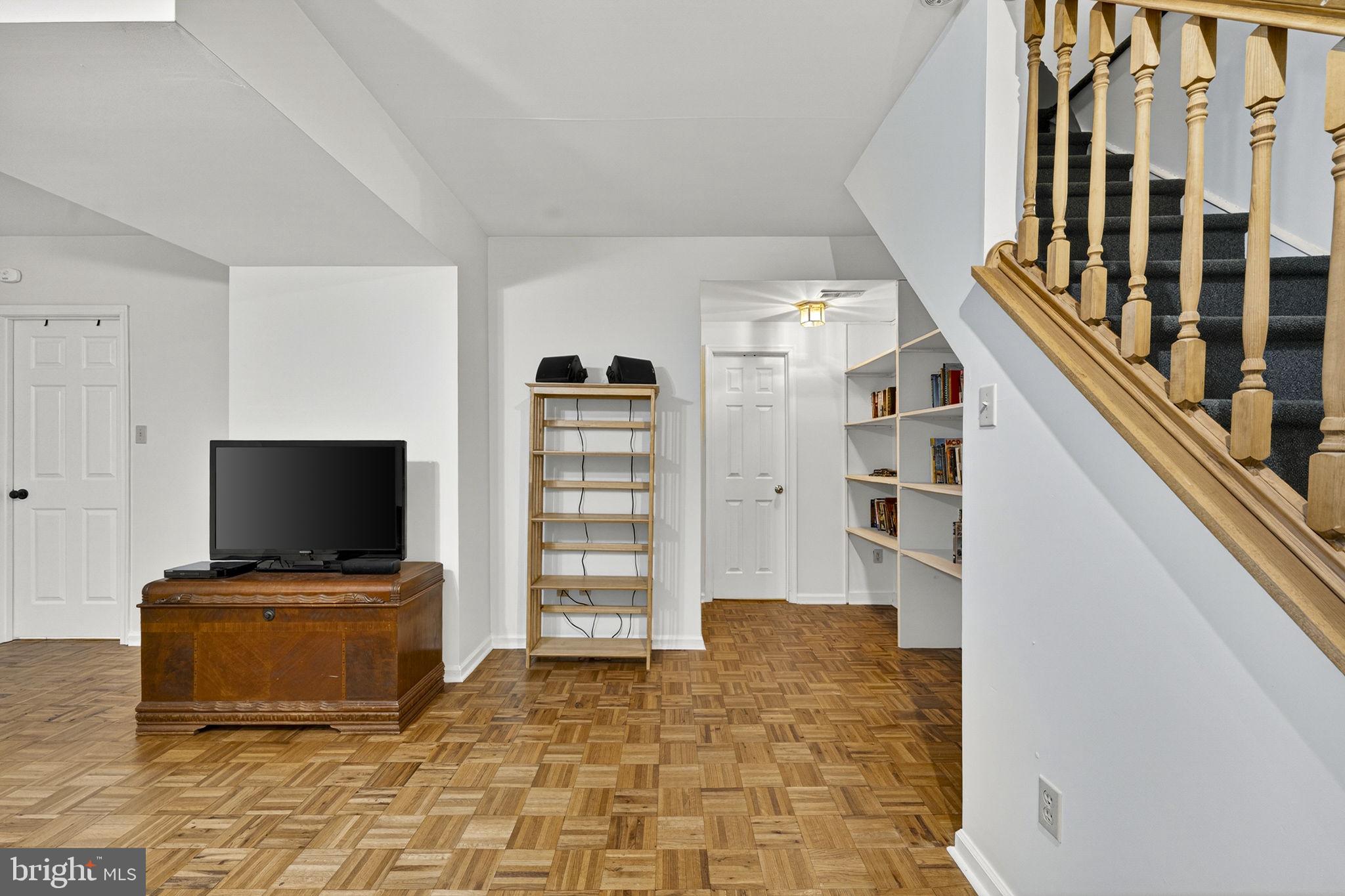 2266 Beaver Dam Road Midland, VA 22728 - Photo 71 of 93 a view of a livingroom with wooden floor and furniture