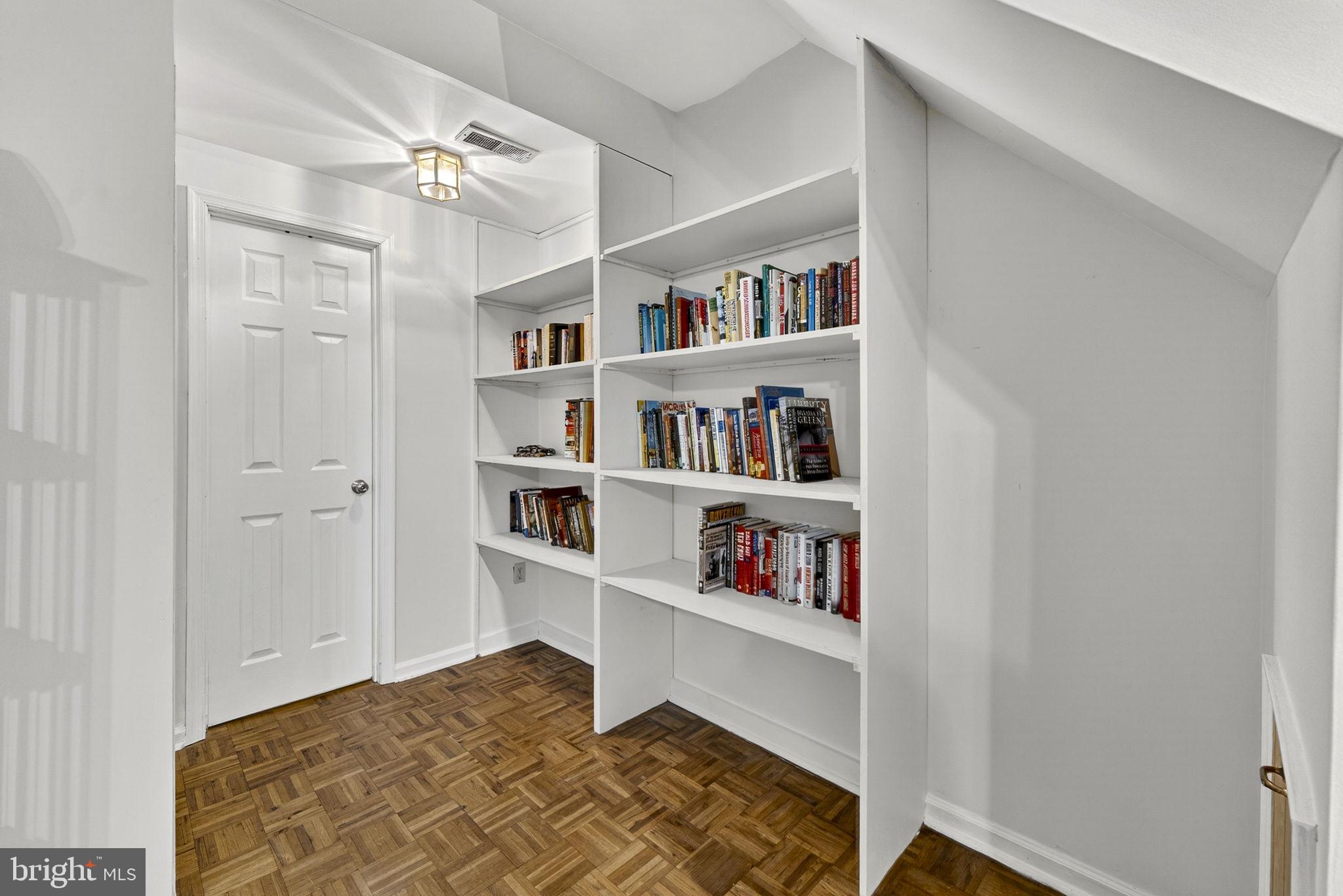 2266 Beaver Dam Road Midland, VA 22728 - Photo 76 of 93 Built in shelves-great for storage & collectables!