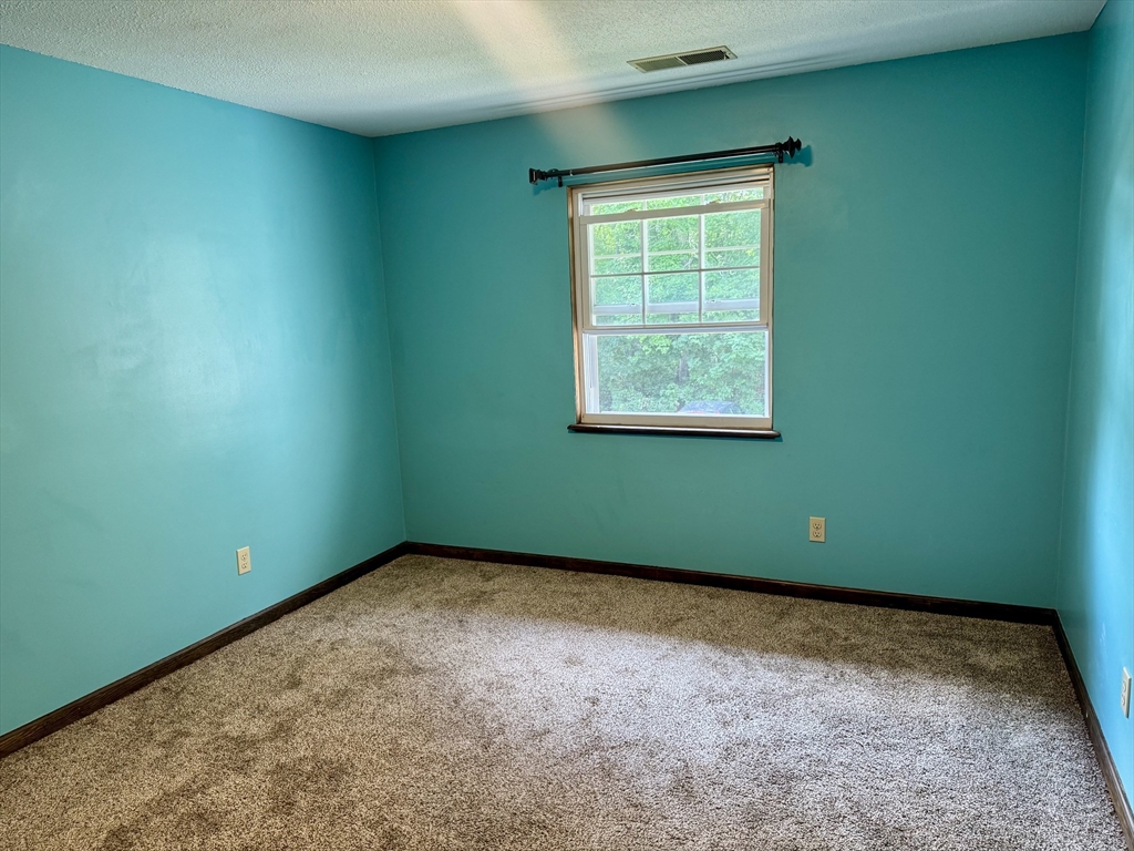 1940 Phillips Road, Unit 25 New Bedford, MA 02745 - Photo 11 of 22