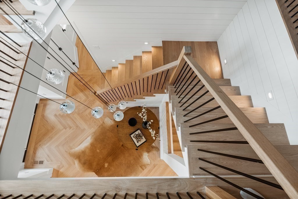 5 Brookside Lane Burlington, MA 01803 - Photo 18 of 40 a view of entryway and hall
