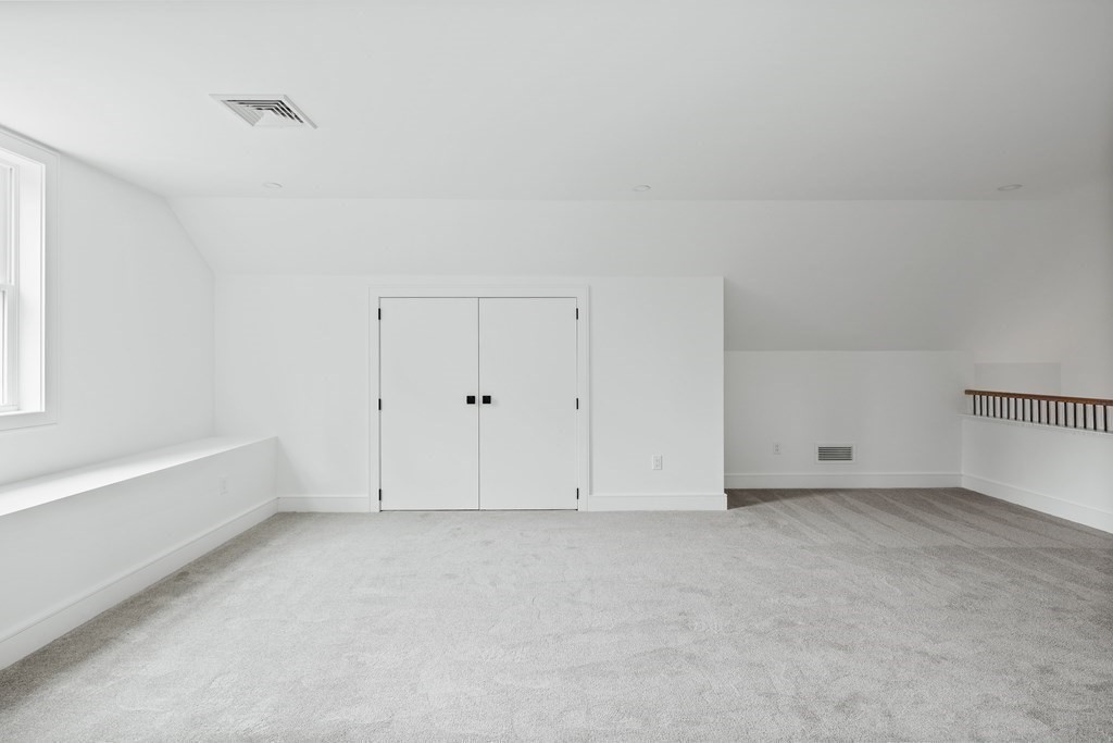 5 Brookside Lane Burlington, MA 01803 - Photo 36 of 40 a view of room