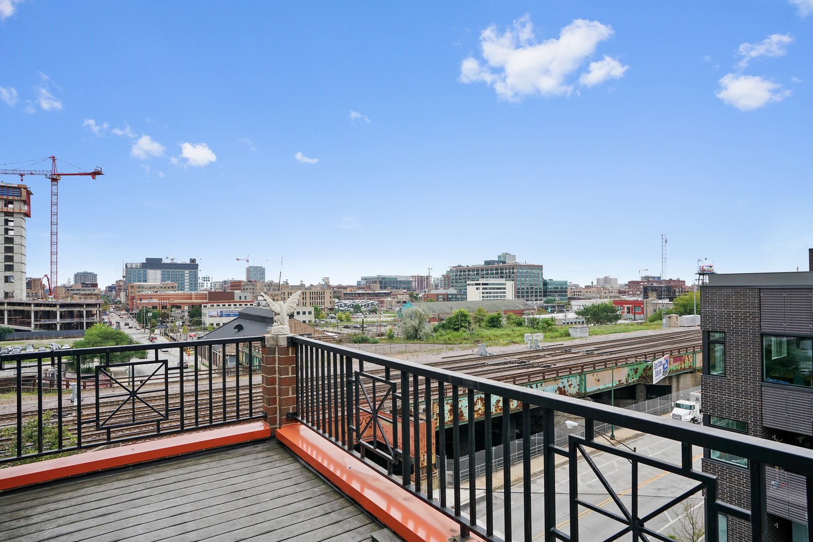 822 West Hubbard Street, Unit 5 Chicago, IL 60642 - Photo 23 of 31 a view of city from a balcony
