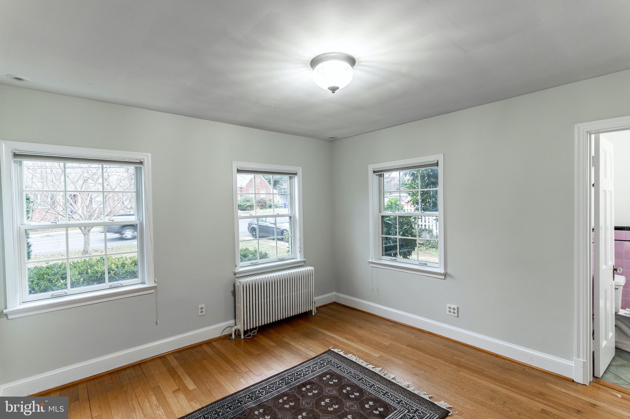 9211 Flower Avenue Silver Spring, MD 20901 - Photo 6 of 44