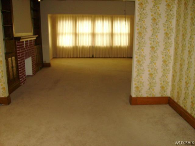 104 Carmel Road Buffalo, NY 14214 - Photo 2 of 14 Living Room