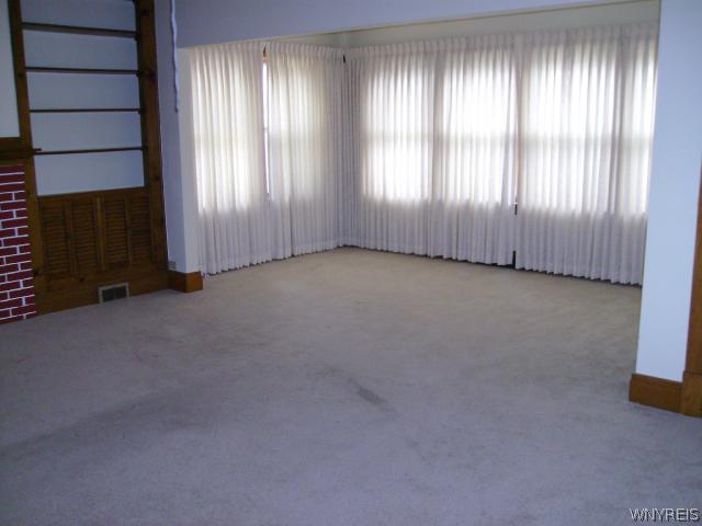 104 Carmel Road Buffalo, NY 14214 - Photo 3 of 14 Living Room