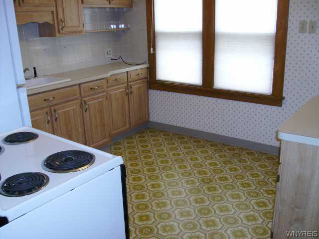 104 Carmel Road Buffalo, NY 14214 - Photo 4 of 14 Kitchen