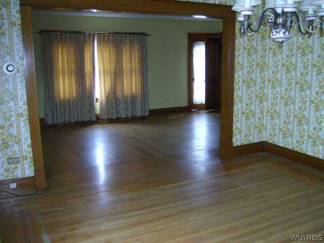 104 Carmel Road Buffalo, NY 14214 - Photo 7 of 14 Dining Room