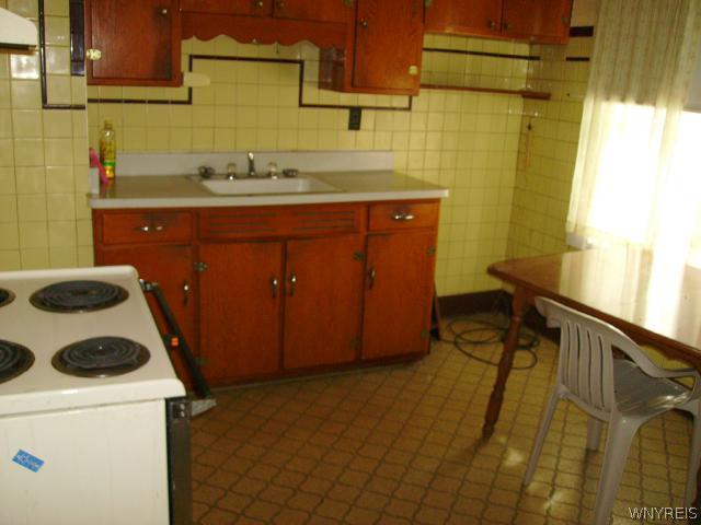 104 Carmel Road Buffalo, NY 14214 - Photo 8 of 14 Kitchen