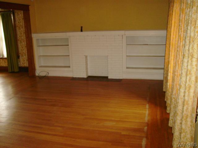 104 Carmel Road Buffalo, NY 14214 - Photo 9 of 14 Living Room