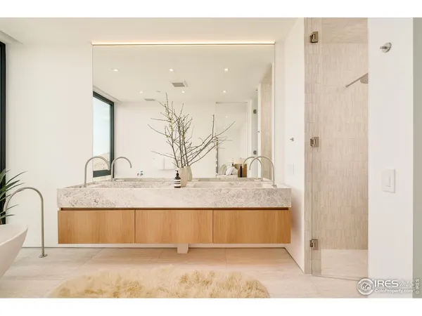 a close view of sink and tap