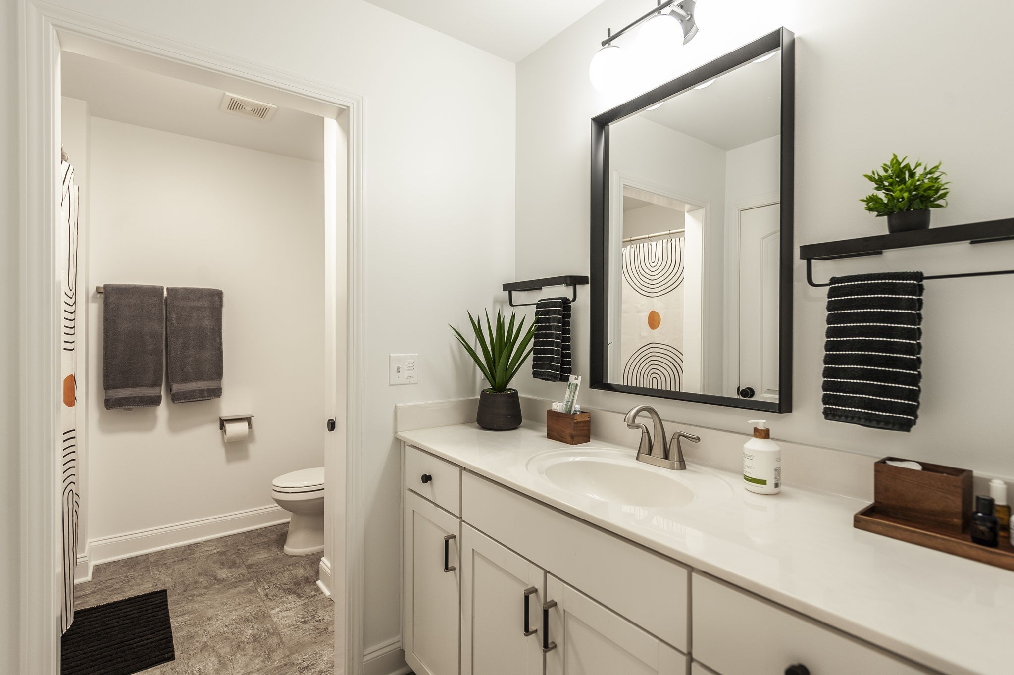 400 Quarry Road Gallatin, TN 37066 - Photo 50 of 81 a bathroom with a sink a toilet and shower