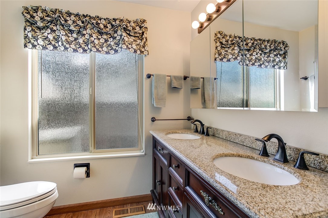 14331 Southeast 163rd Street Renton, WA 98058 - Photo 17 of 24 Gallery Image 17
