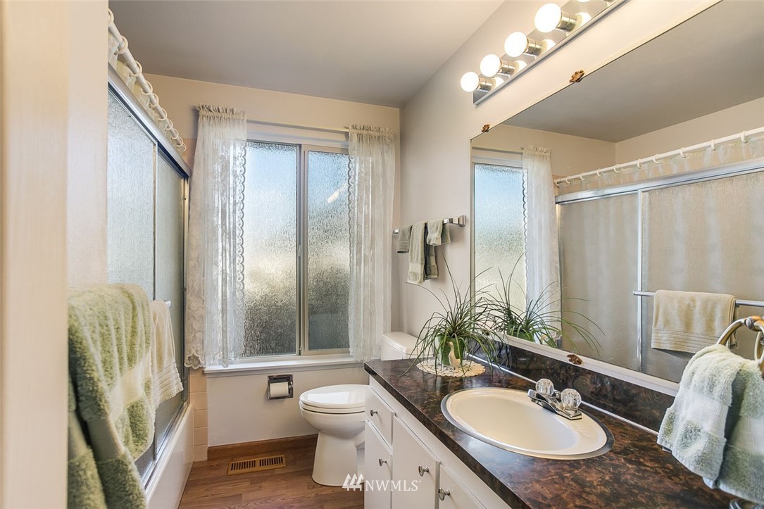 14331 Southeast 163rd Street Renton, WA 98058 - Photo 20 of 24 Gallery Image 20