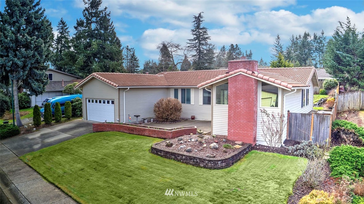 14331 Southeast 163rd Street Renton, WA 98058 - Photo 3 of 24 Gallery Image 3