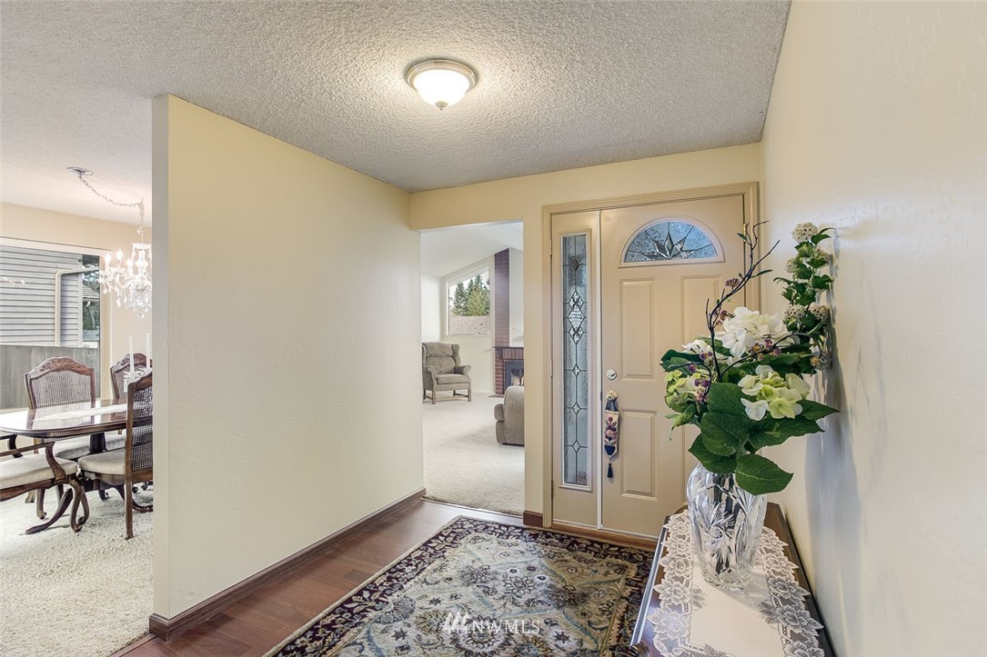 14331 Southeast 163rd Street Renton, WA 98058 - Photo 5 of 24 Gallery Image 5