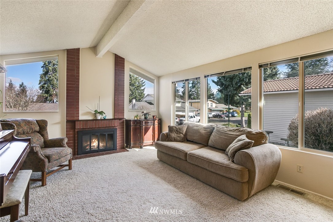 14331 Southeast 163rd Street Renton, WA 98058 - Photo 6 of 24 Gallery Image 6