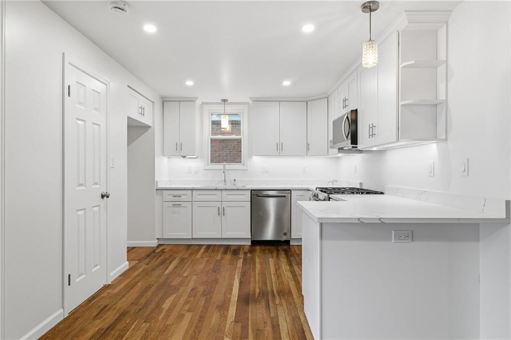 1459 McFarland Road Pittsburgh, PA 15216 - Photo 4 of 38 Gallery Image 4