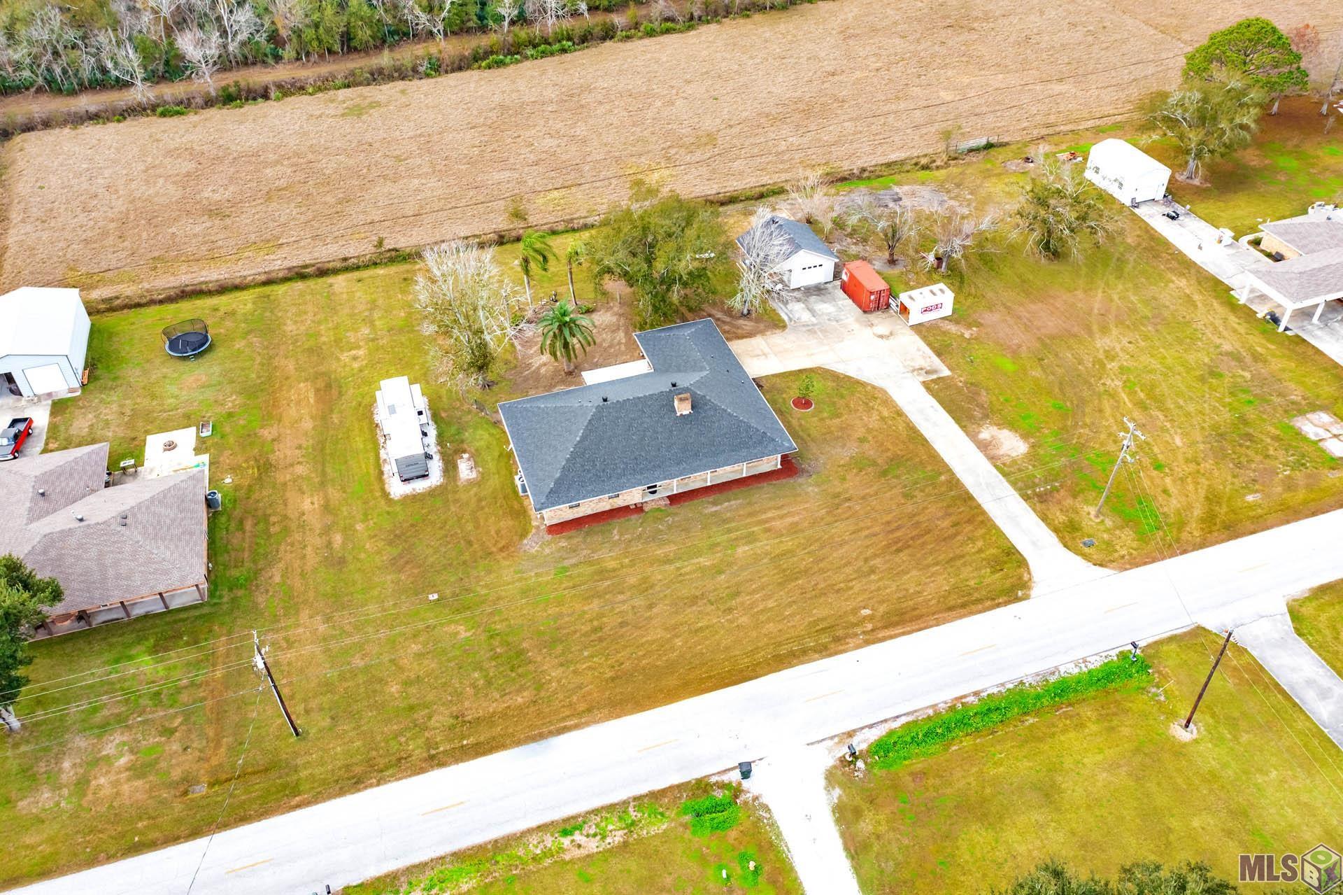 1418 Dr Beatrous Road Theriot, LA 70397 - Photo 4 of 23
