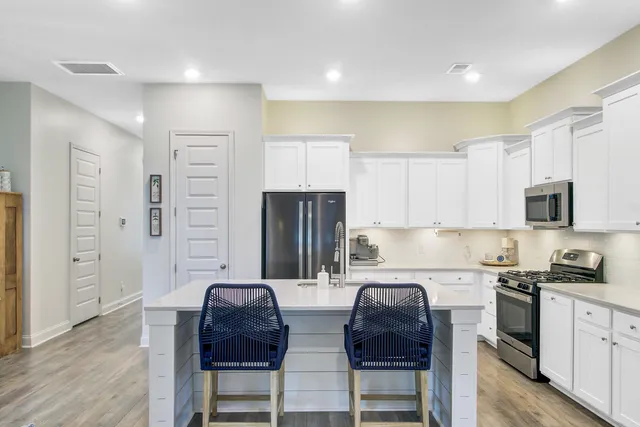 $430,000 | 505 North Commodore Way, Summerville, SC 29483