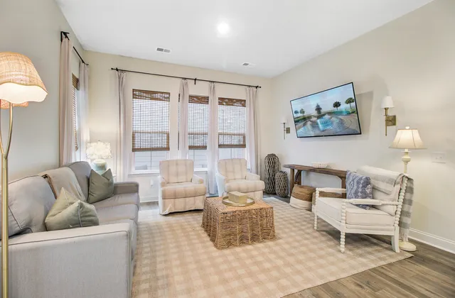 $430,000 | 505 North Commodore Way, Summerville, SC 29483