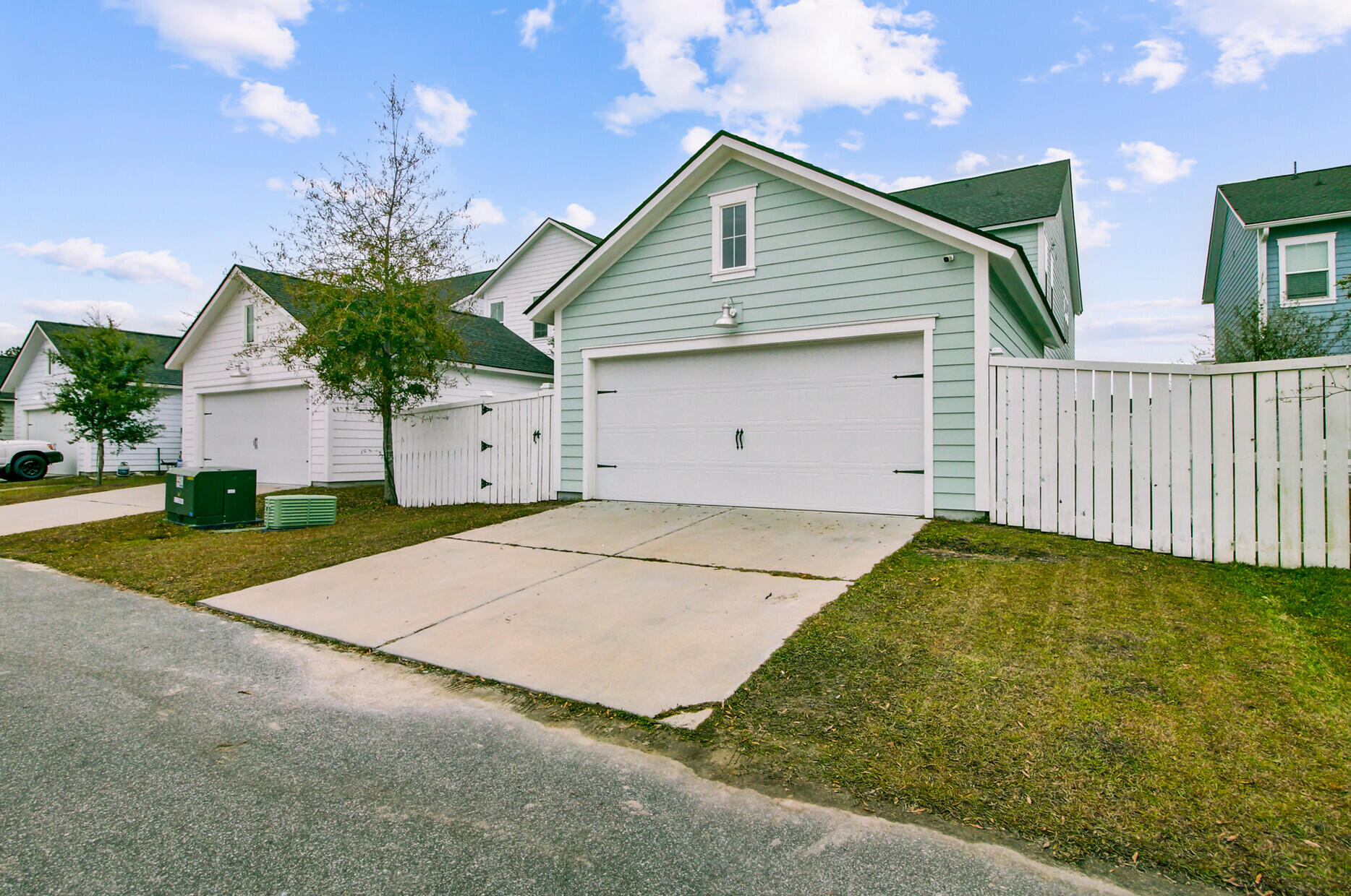 505 North Commodore Way Summerville, SC 29483 - Photo 46 of 53 Garage