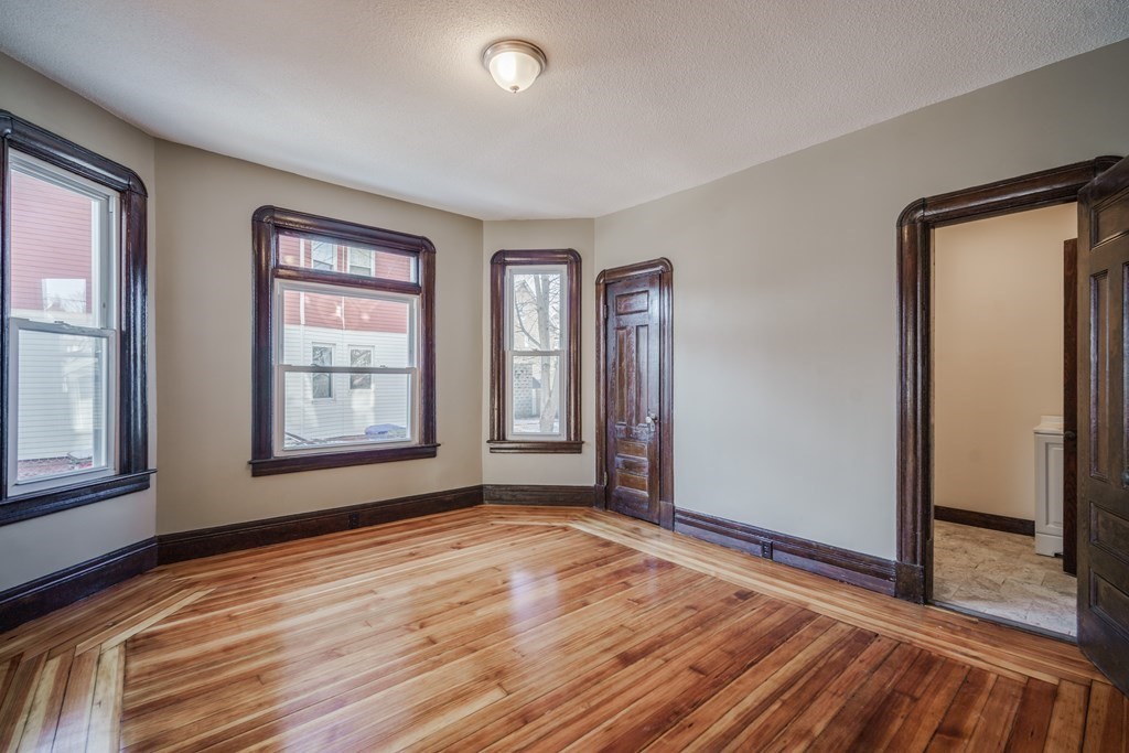 64 Colonial Avenue Springfield, MA 01109 - Photo 3 of 26 Gallery Image 3