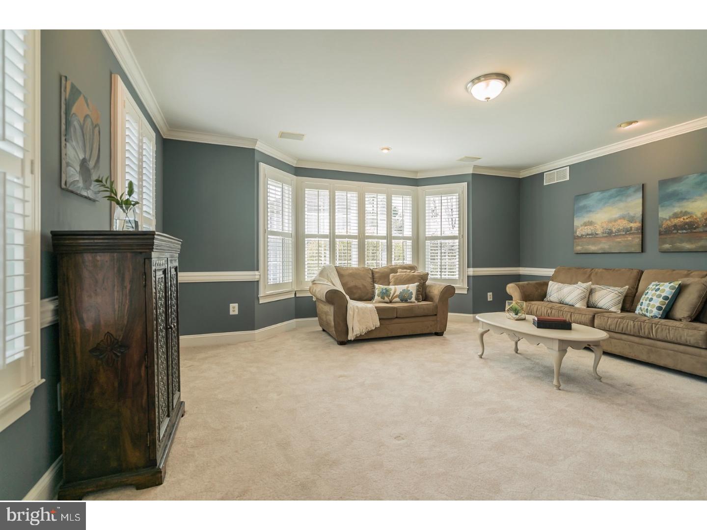 1583 Brookfield Road Newtown, PA 18940 - Photo 5 of 25 Living Room