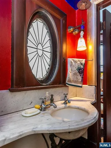 $999,000 | 20 Prospect Terrace, Montclair, NJ 07042