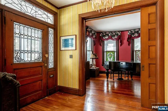 $999,000 | 20 Prospect Terrace, Montclair, NJ 07042