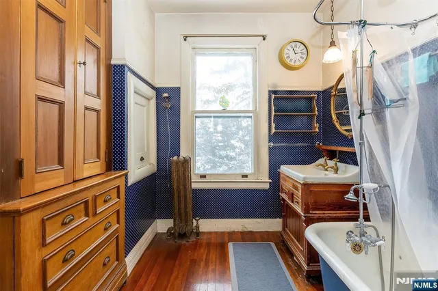 $999,000 | 20 Prospect Terrace, Montclair, NJ 07042