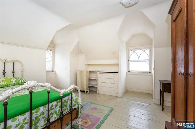 $999,000 | 20 Prospect Terrace, Montclair, NJ 07042