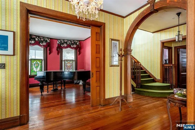 $999,000 | 20 Prospect Terrace, Montclair, NJ 07042