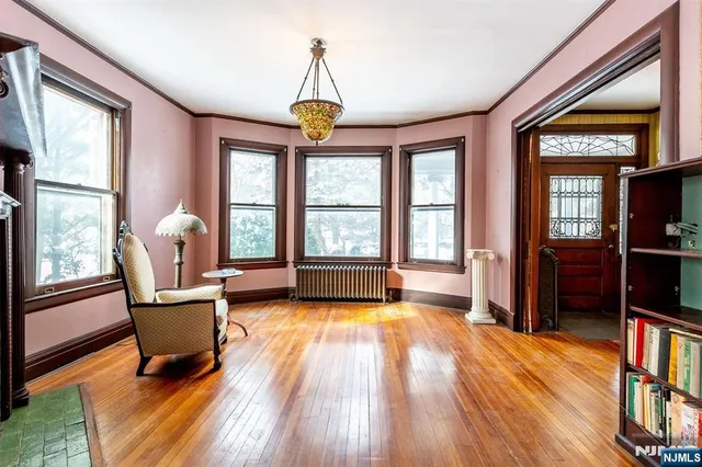 $999,000 | 20 Prospect Terrace, Montclair, NJ 07042