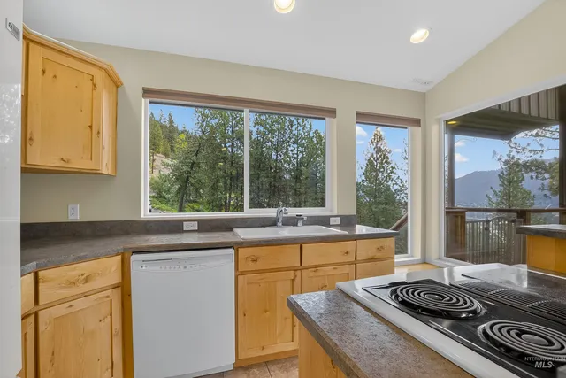 $599,000 | 283 Quail Drive, Lenore, ID 83541