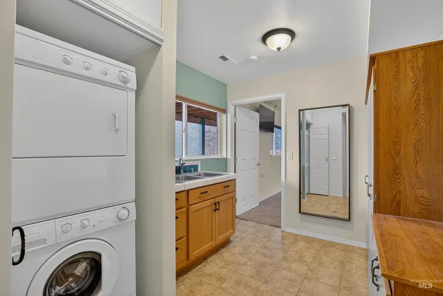 $599,000 | 283 Quail Drive, Lenore, ID 83541