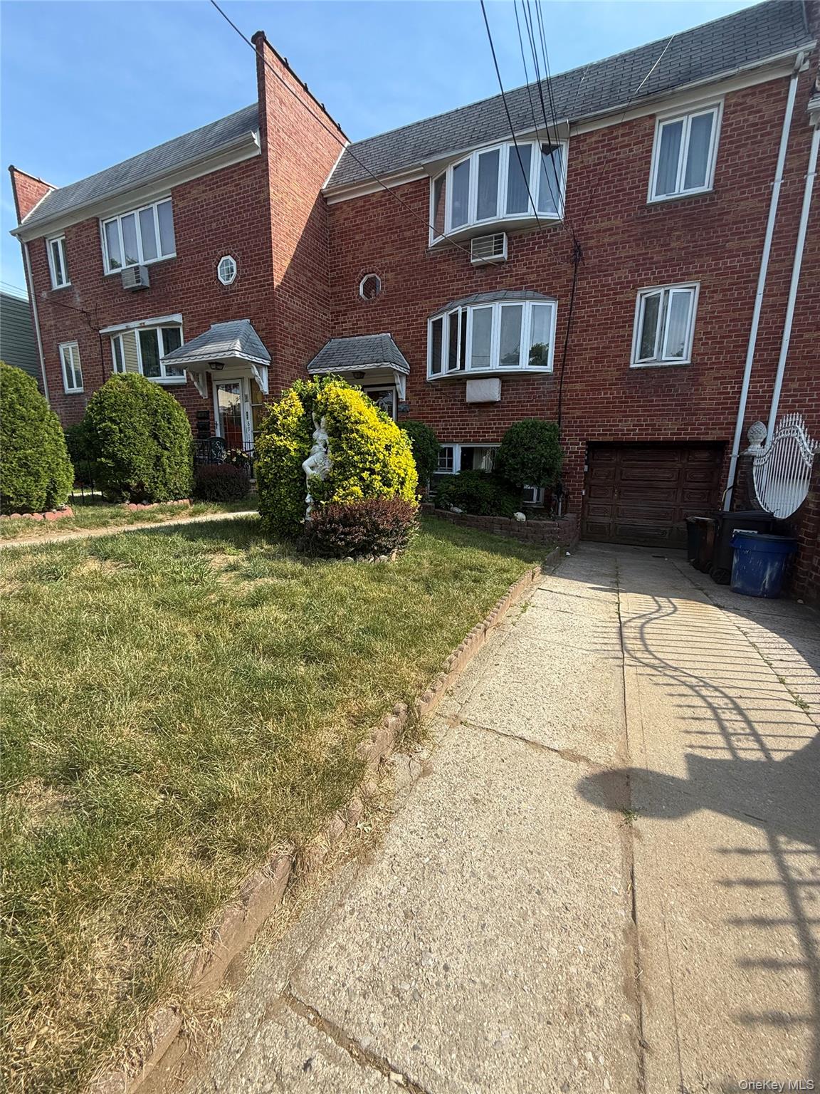 89-12 Desarc Road Queens, NY 11417 - Photo 2 of 10