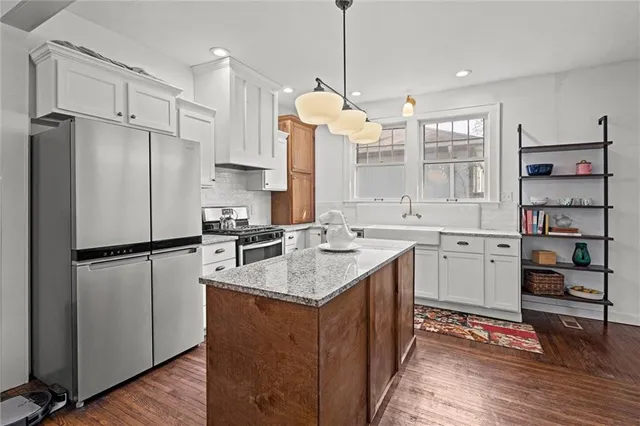 $330,000 | 211 East Cedar Street, Olathe, KS 66061