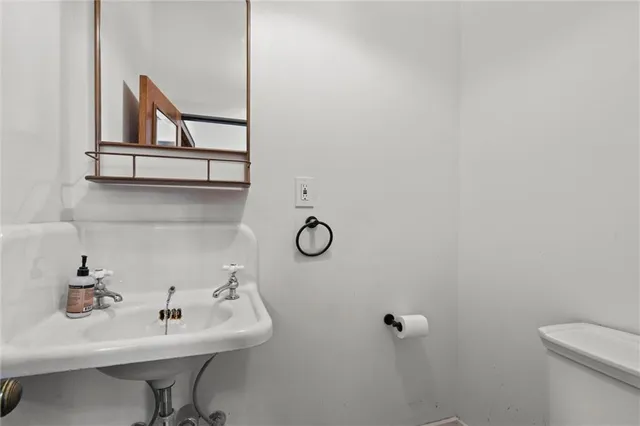 $330,000 | 211 East Cedar Street, Olathe, KS 66061