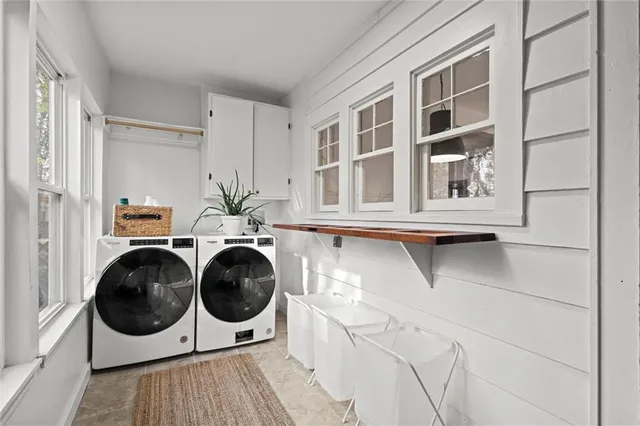 $330,000 | 211 East Cedar Street, Olathe, KS 66061