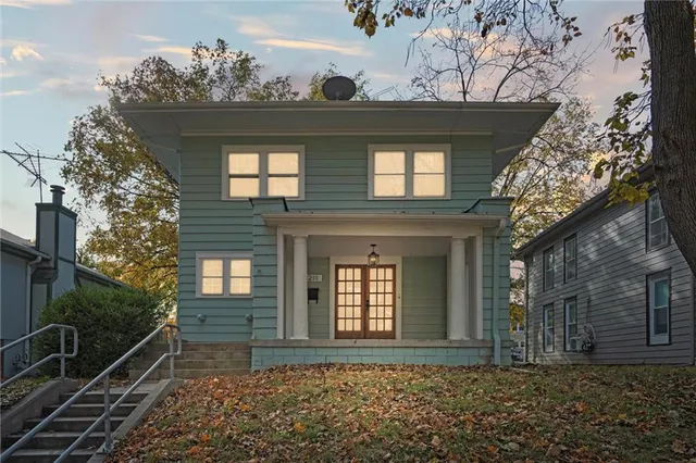 $330,000 | 211 East Cedar Street, Olathe, KS 66061