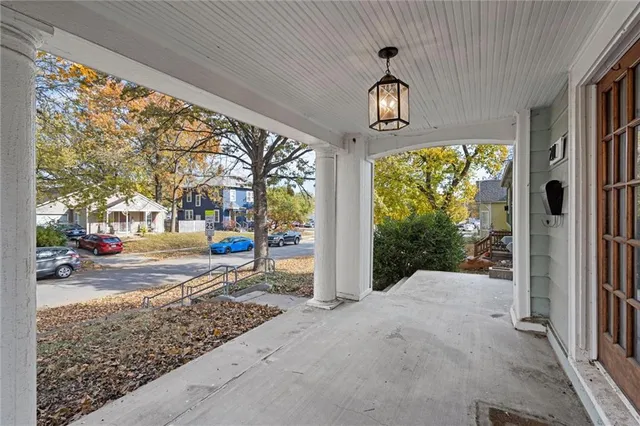 $330,000 | 211 East Cedar Street, Olathe, KS 66061