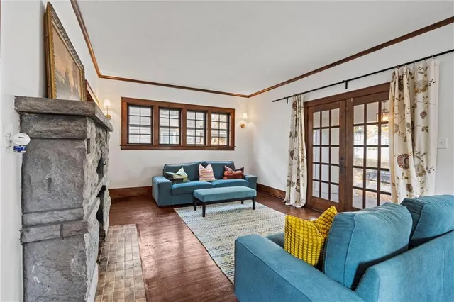 $330,000 | 211 East Cedar Street, Olathe, KS 66061